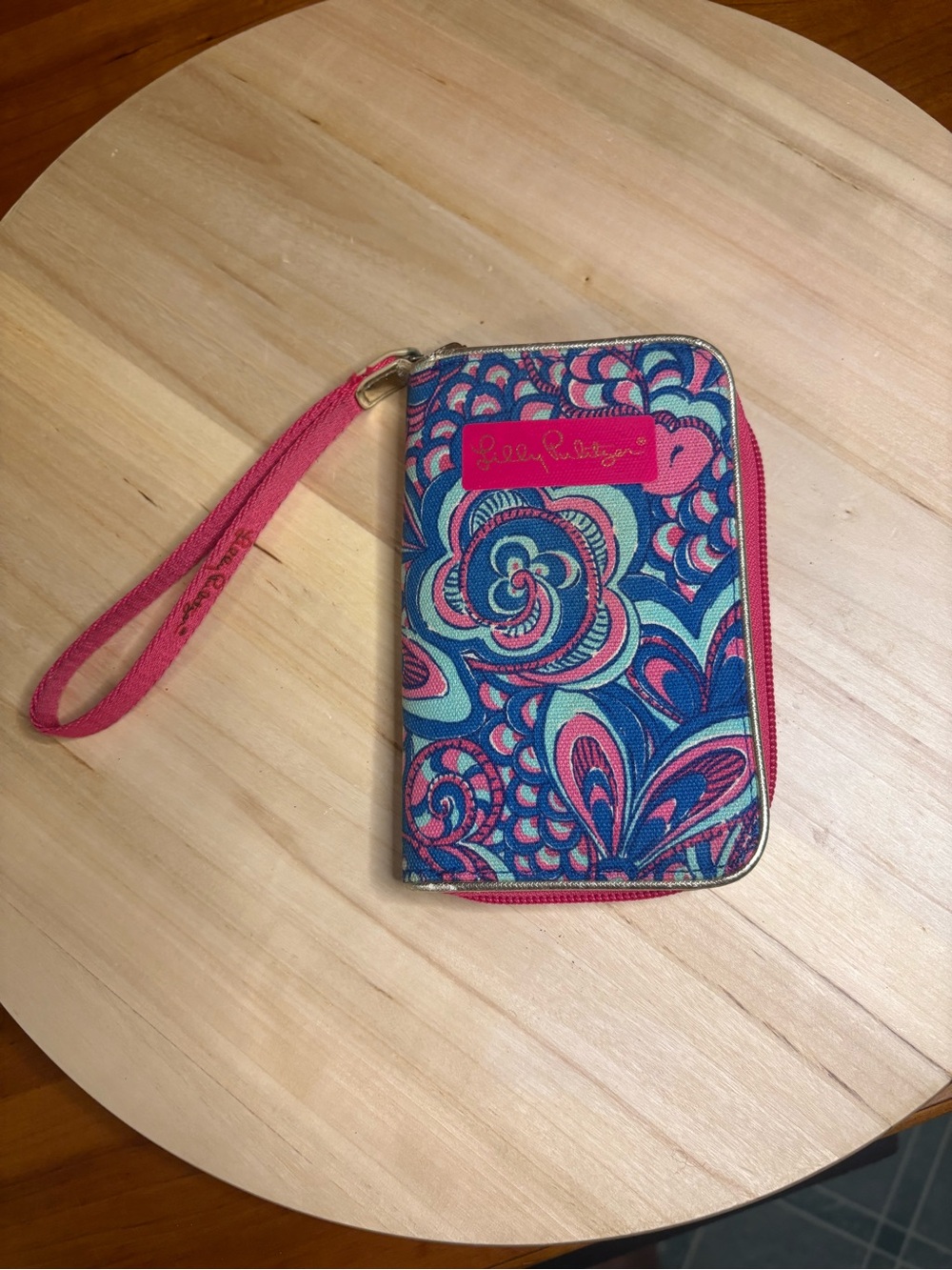Lilly Pulitzer Drop Me A Line Brewster Blue Zip Smartphone ID Wallet Wristlet